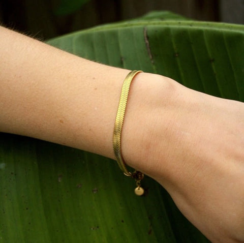 Stainless steel snake back bracelet