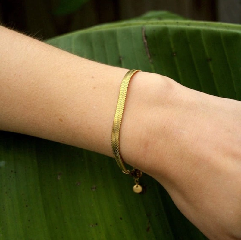 Stainless steel snake back bracelet