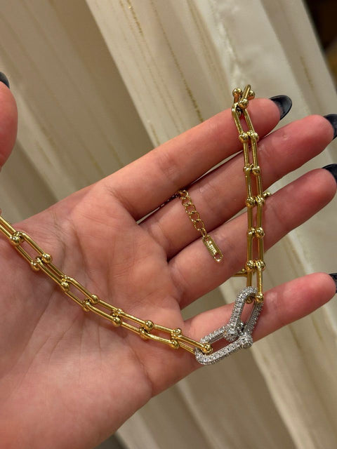 Necklace model 50