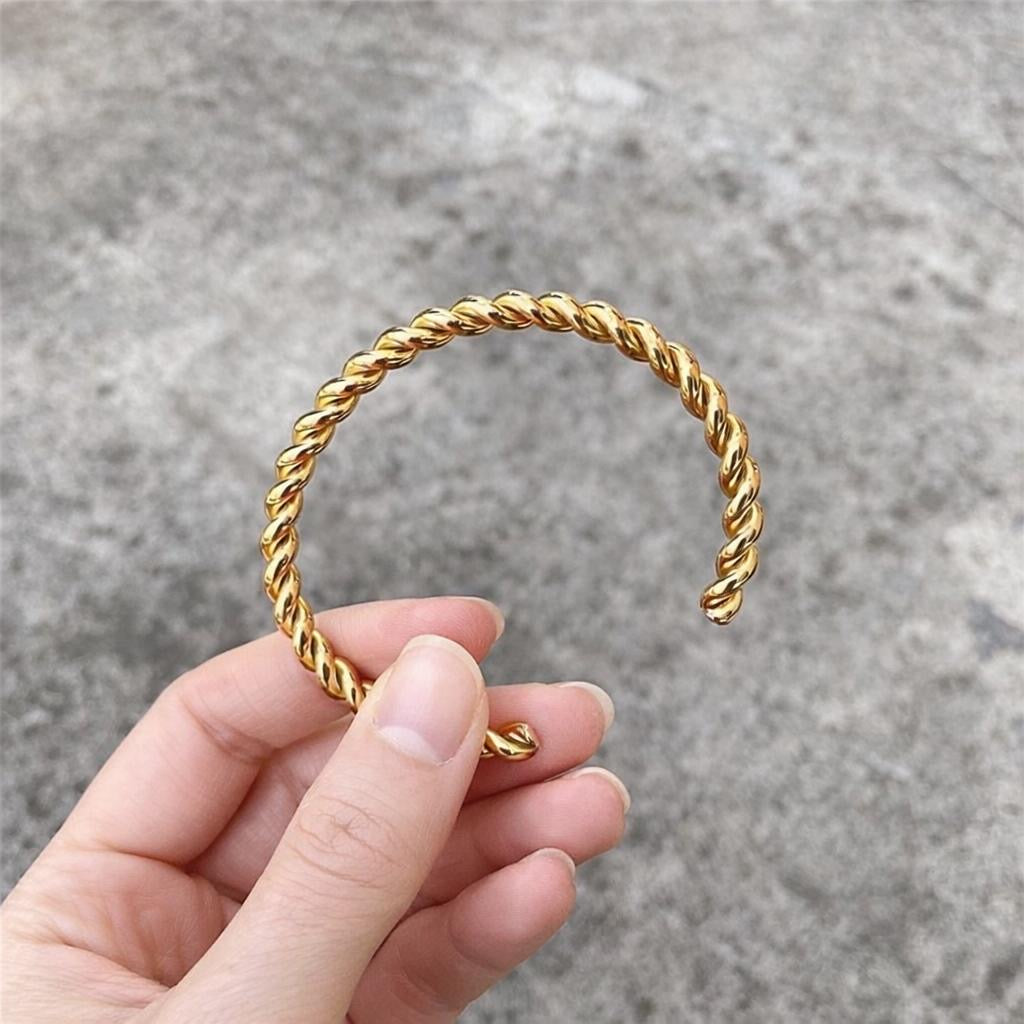 bracelet model 76
