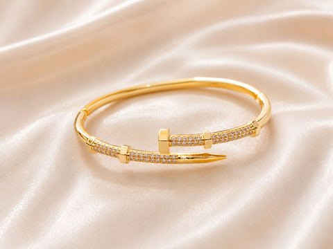 bracelet model 114