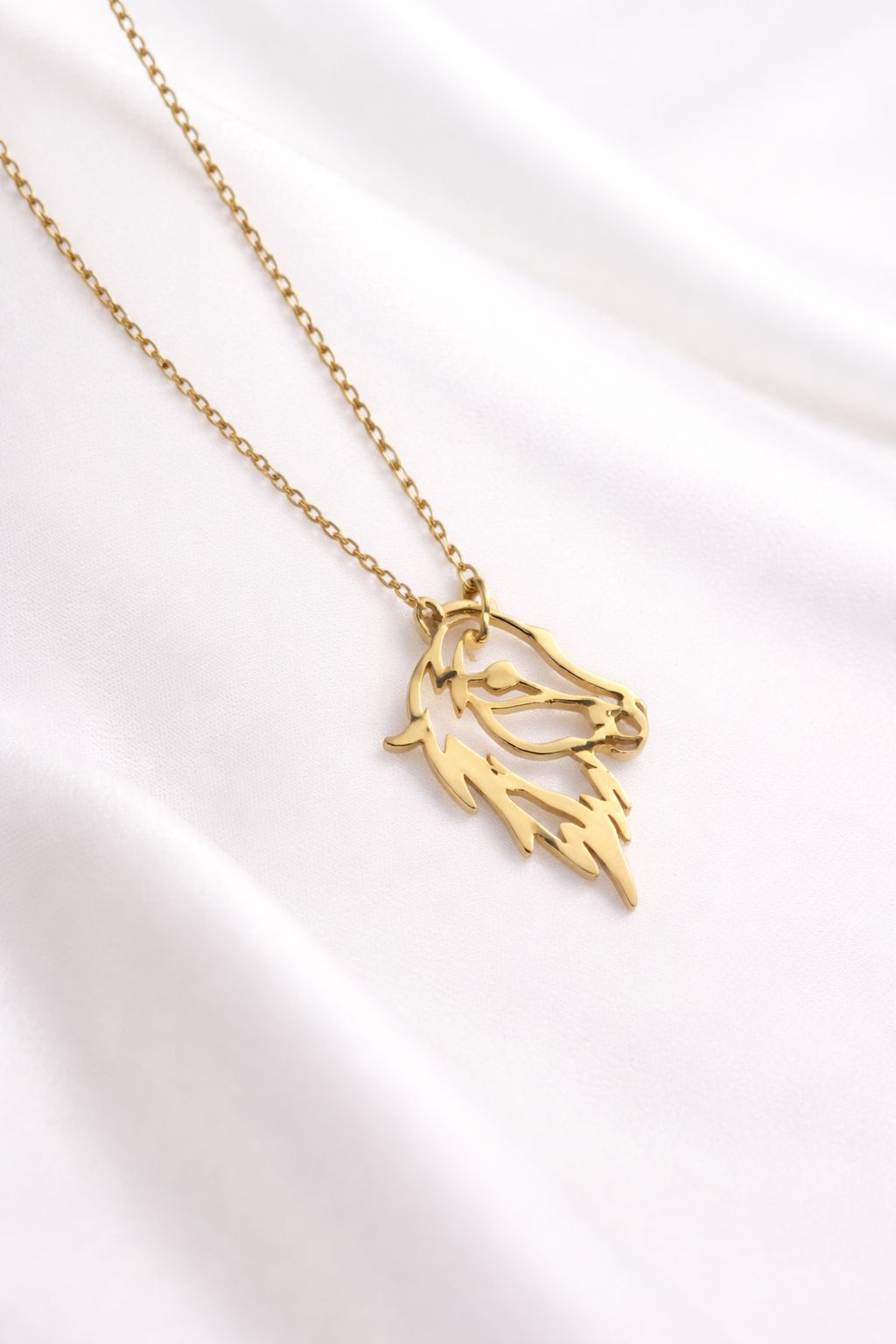 Necklace model 182