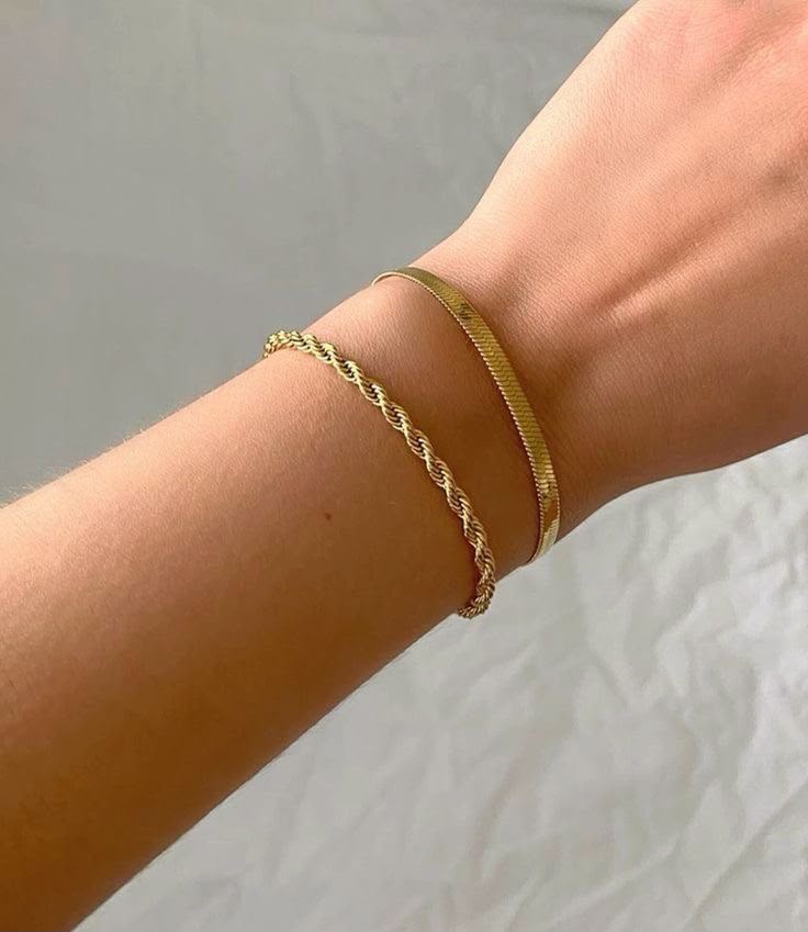 Full set ( 2 ) bracelet number 102
