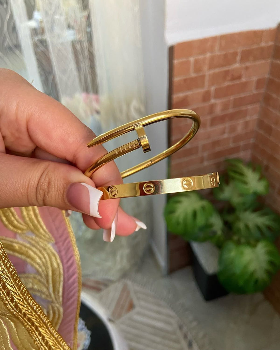 Full set ( 2 ) bracelet number 106