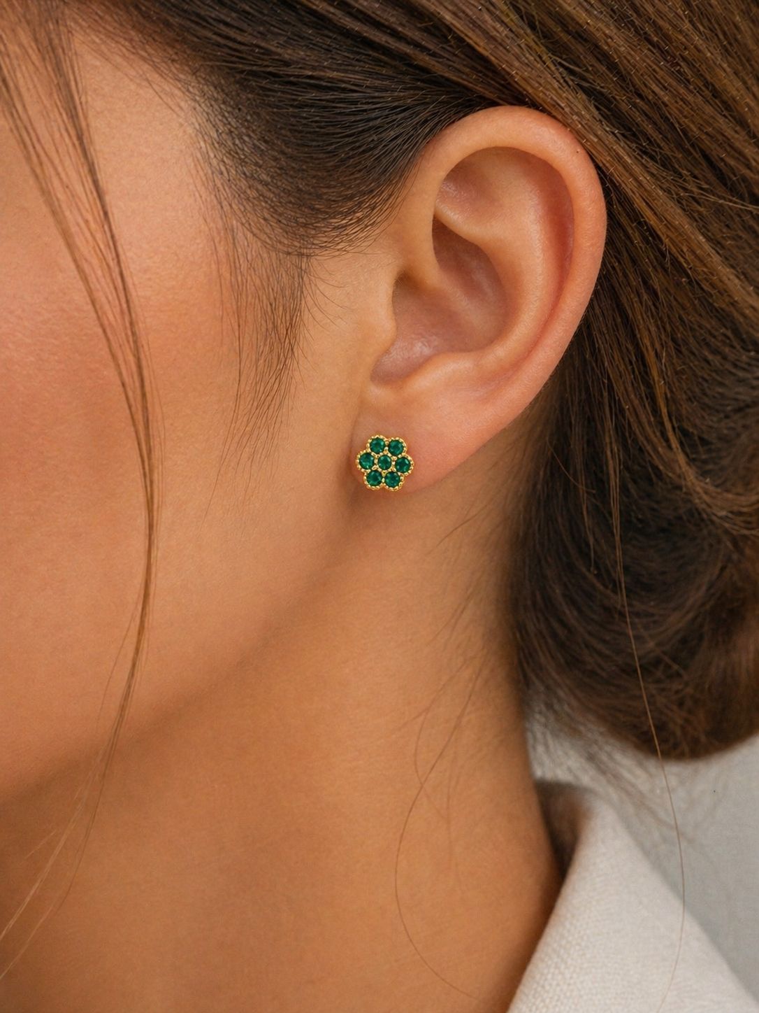 earring model 255