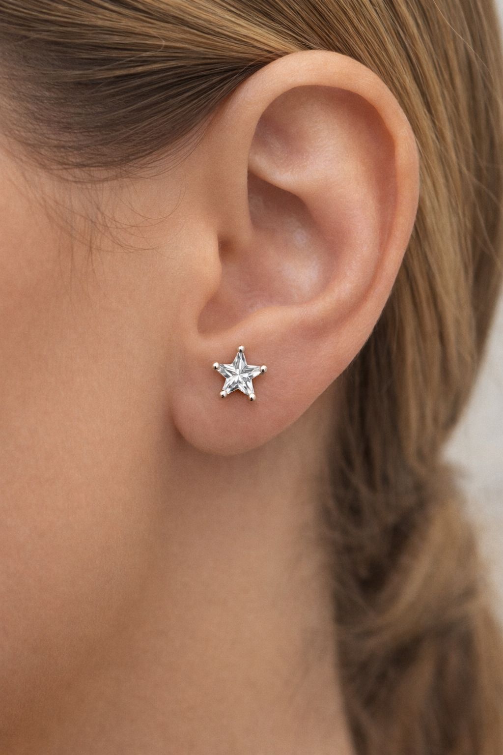 earring model 273