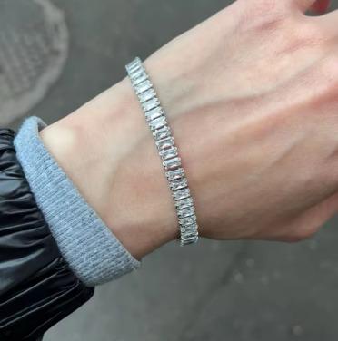 bracelet model 163