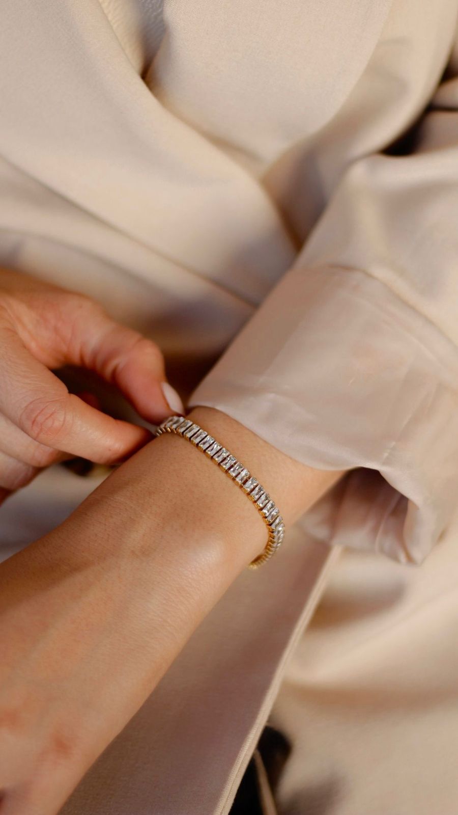 bracelet model 164