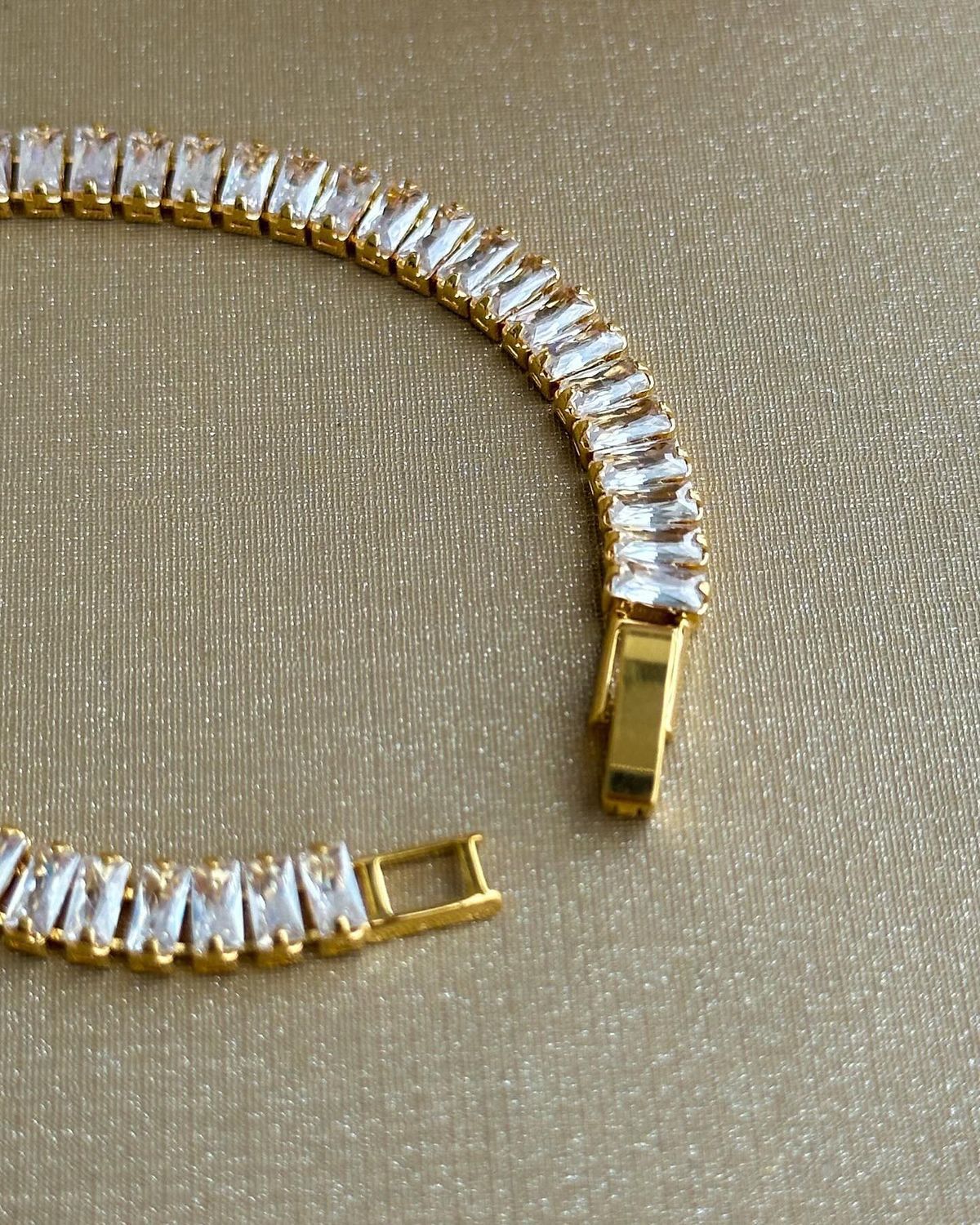 bracelet model 164