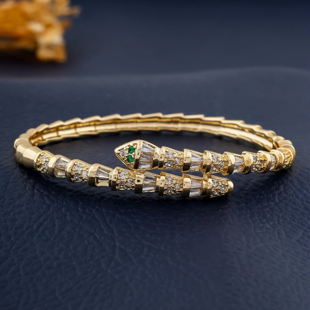 bracelet model 184