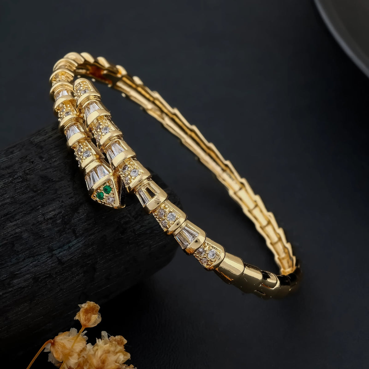 bracelet model 184
