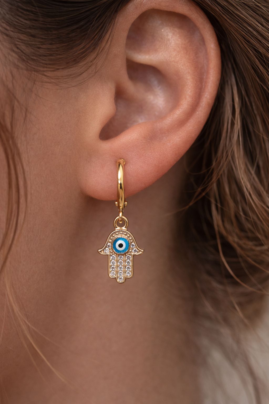 earring model 354